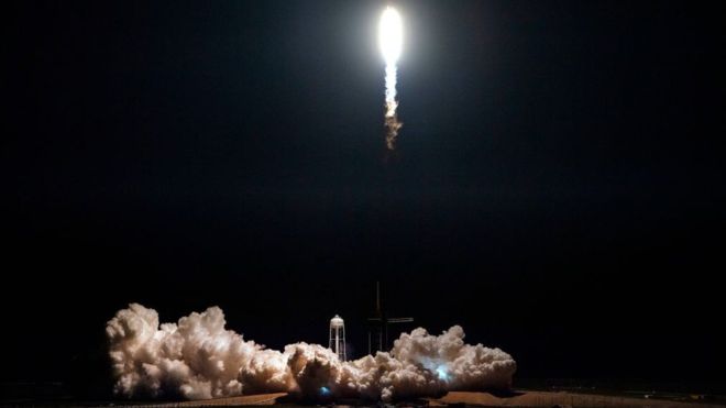 SpaceX'in uzay turizminin önünü açması beklenen kapsülü hedefe yakın