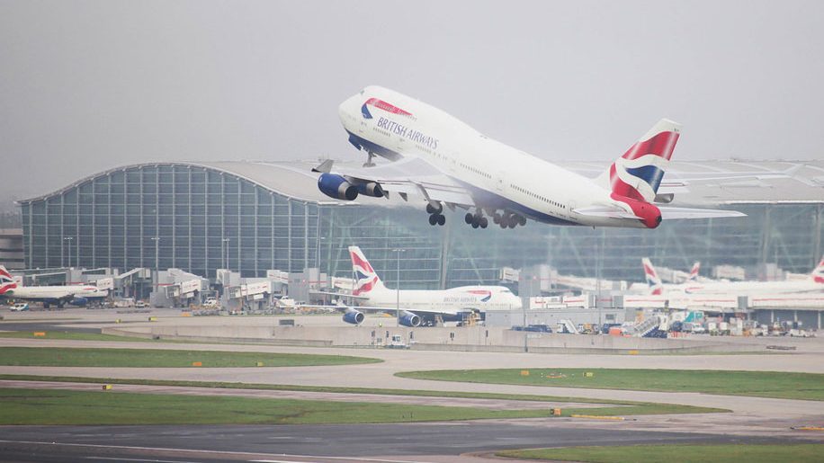 İngiltere'de alarm! Heathrow Havalimanı ve iki noktada polis şüpheli paketleri araştırıyor!