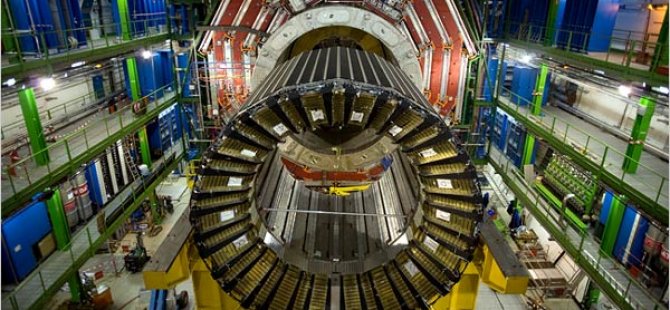 CERN ‘Kadın fizikçiler erkekler kadar iyi değil’ diyen profesörün işine son verdi
