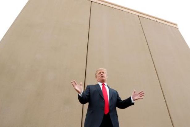 'Trump Meksika sınırına duvar örmek için 8,6 milyar dolar daha isteyebilir'