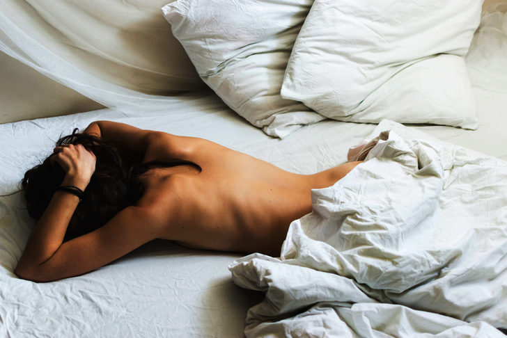Pijamaları bir kenara bırakın çünkü uzmanlara göre çıplak uyumak oldukça faydalı