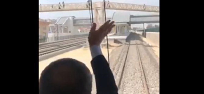 AKP’li heyet trene bakan yurttaşlara: “Şeyin trene baktığı gibi bakıyorlar” (Video)
