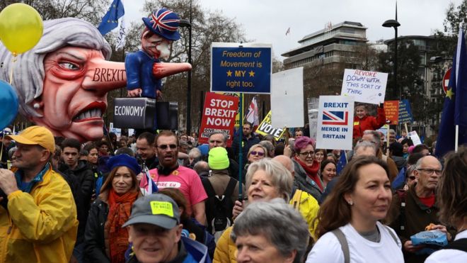 Yeni bir Brexit referandumu isteyen binlerce kişi Londra'da sokağa çıktı: 'Artık yeter'