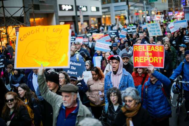 New York'ta 'Mueller Raporu'nun tamamının halka açılmasını talep eden protestolar düzenlendi