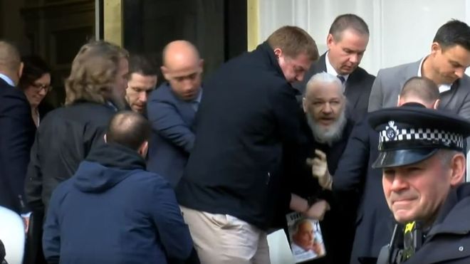 İngiltere polisi WikiLeaks'in kurucusunu gözaltına aldı. Julian Assange kimdir?