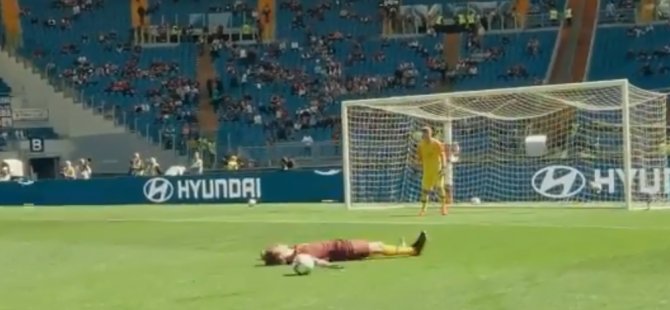 AS Roma, Ünder'in golü için 'Ben de atarım' diyen genci stada götürerek aynı golü atmasını istedi (Video)