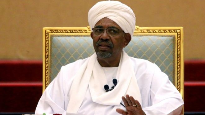 Devrik Sudan lideri El Beşir'in evinde 130 milyon dolardan fazla nakit bulundu