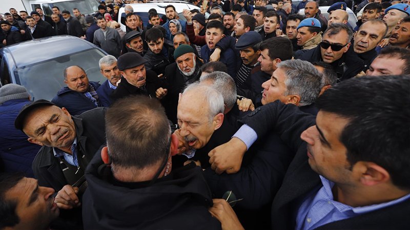 CHP lideri Kemal Kılıçdaroğlu'na saldırı!