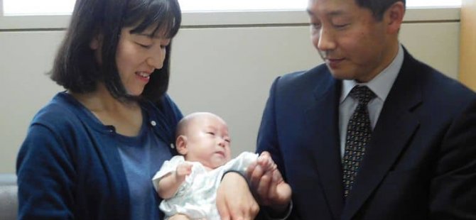 Japonya’da 258 gram doğan en küçük erkek bebek taburcu oldu