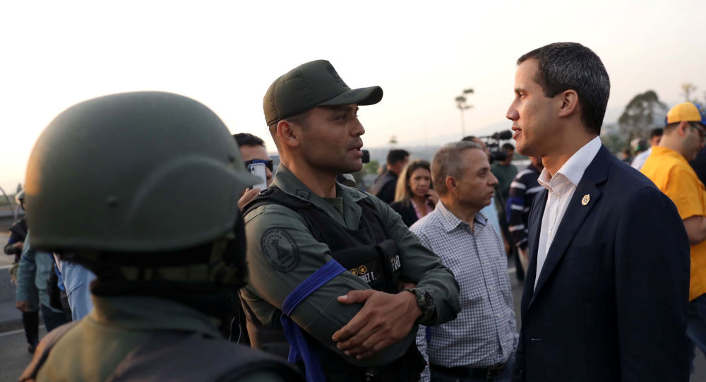 Venezüella'da Guaido'dan darbe girişimi: Ordu 'Maduro'nun yanındayız' dedi