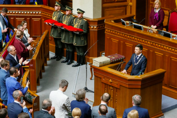 Ukrayna’nın yeni devlet başkanı parlamentoyu feshetti