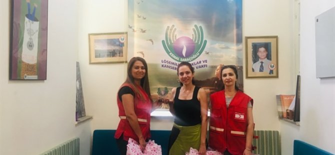Kuzey Kıbrıs Türk Kızılayı Lefkoşa Şubesi, Kemal Saraçoğlu Lösemili Çocuklar ve Kanserle Savaş Vakfı üye çocukları için kıyafet bağışında bulundu