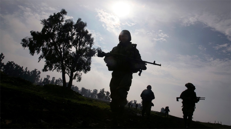Yeni gerginlik... İsrail askeri aracı vuruldu