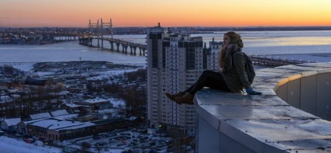 Rusya'da Bir Instagram Fenomeni, Elektrik Akımına Kapılarak Feci Şekilde Can Verdi
