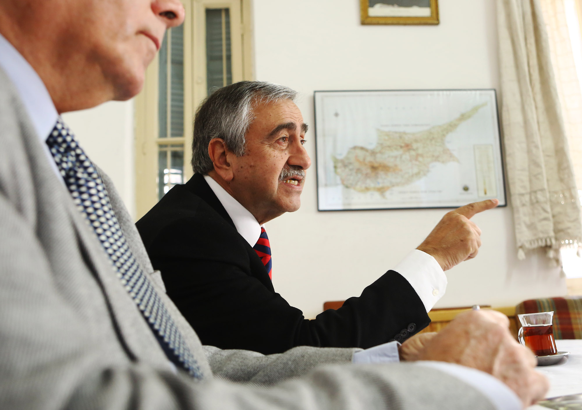 Akıncı Kardeş Ocağı ile Görmezler Derneği’ni ziyaret etti