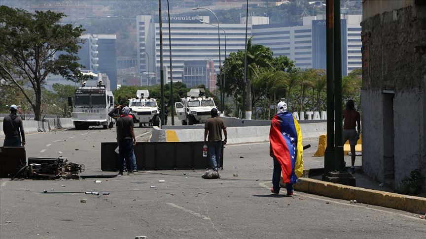 Venezuela Devlet Başkanı Maduro: Darbe yapmaya kalkışan terörist grubu yakaladık ve hapse attık