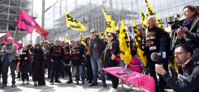 Fransa'yı sarsan işçi intiharları vakasında eski yöneticiler hapis cezasıyla karşı karşıya