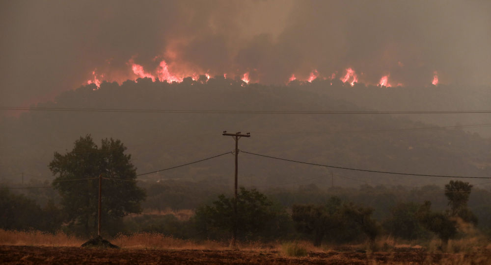 Yunanistan da yangınlarla boğuşuyor
