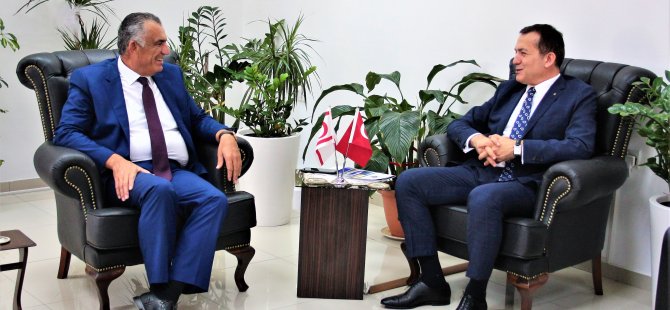 Çavuşoğlu, Mersin Yenişehir Belediye Başkanı Abdullah Özyiğit’i kabul etti
