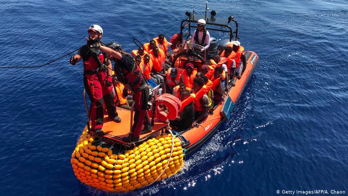 Malta yardım gemisindeki sığınmacılara kapılarını açıyor