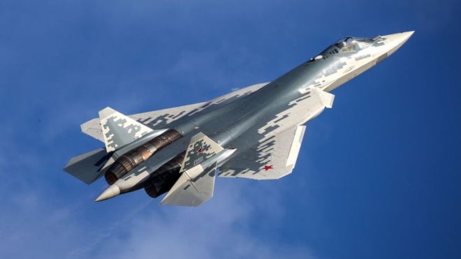 Su-57: Putin'in Erdoğan'a tanıttığı beşinci nesil savaş uçağı hakkında neler biliniyor?