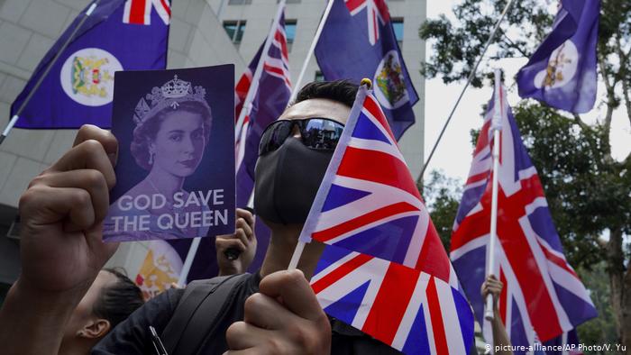 Hong Kong'da göstericiler İngiltere'den destek istedi