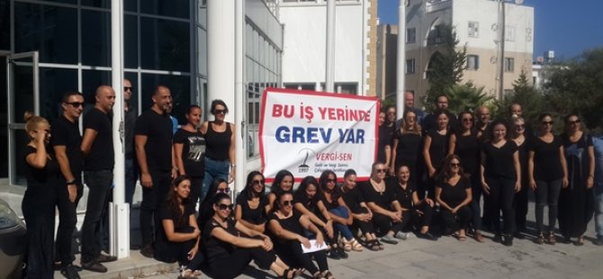 Girne'de Vergi Dairesi Şubesi ile Trafik Dairesinde uyarı grevi