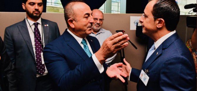 Hristodulidis - Çavuşoğlu 'sohbeti' Rum basınında: "Ayaküstü teklif"