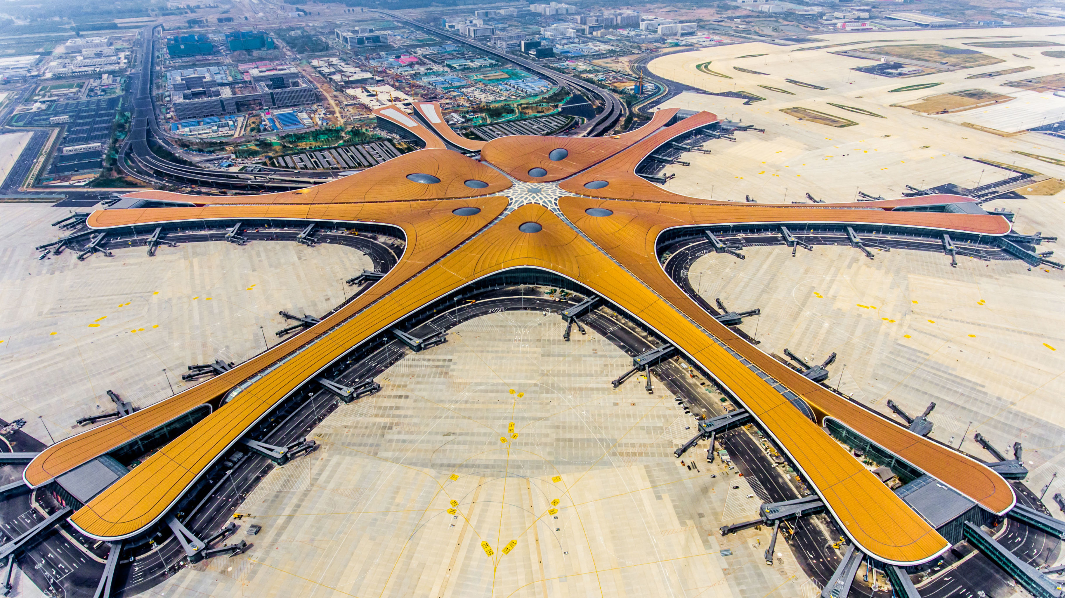 Dünyanın 'en yoğun' havalimanı olması bekleniyor: Daxing, Çin'de kapılarını açtı