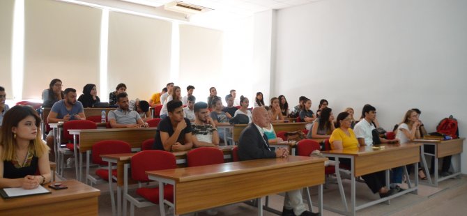 DAÜ’de “Türkmen Halısından Öğrendiklerimiz” konulu konferans gerçekleştirildi
