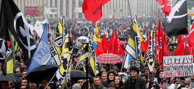 Rusya'da protestolar devam ediyor: Binlerce insan Moskova sokaklarında