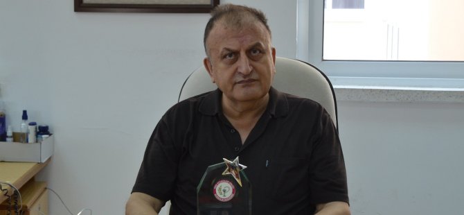 DAÜ Eczacilik Fakültesi Dekani Prof. Dr. Mustafa F. Şahin’e onur ödülü