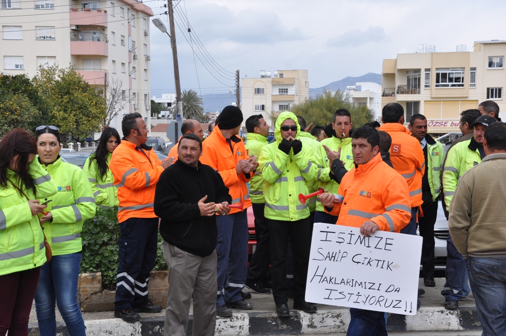 Flaş! CAS çalışanları Başbakanlık önünde protesto yapıyor