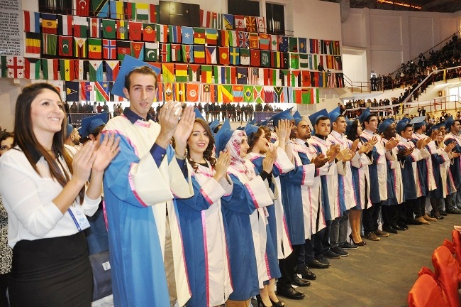 Bin 486 öğrenci diploma aldı