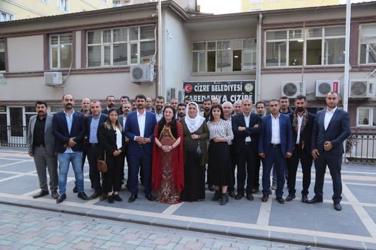 HDP’li başkan görevden alındı, Cizre belediyesine kayyım atandı