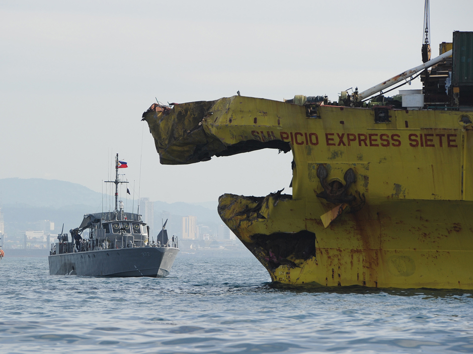 Feribot Kargo Gemisiyle Çarpıştı: 50 Ölü