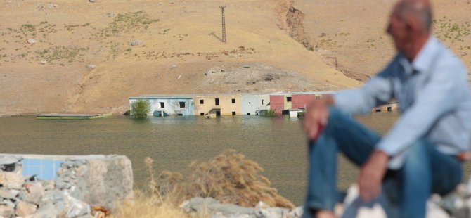 Evi baraj altında kalan köylü jandarma karakoluna yerleşti