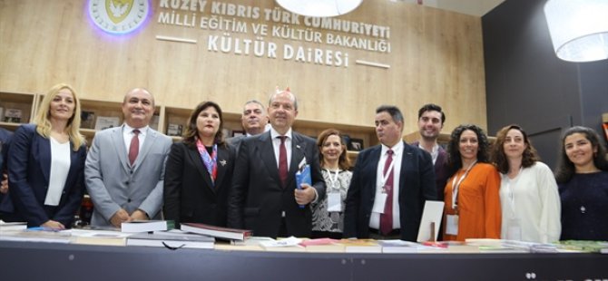 Tatar, İstanbul Kitap Fuarı’nda Kültür Dairesi stantlarını ziyaret etti