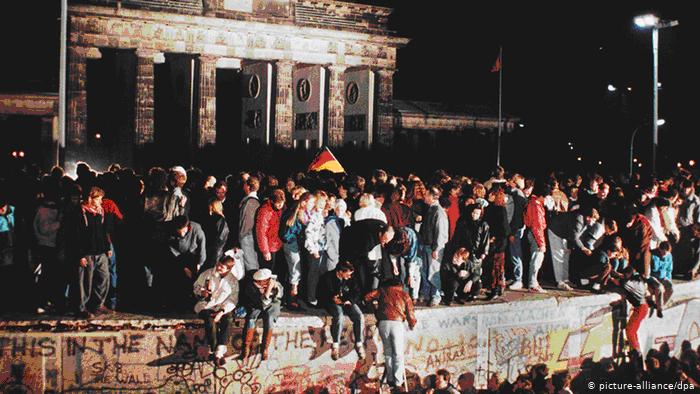 Berlin Duvarı'nın yıkıldığı gün