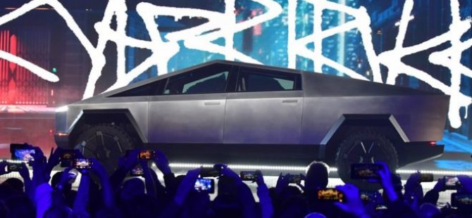 Tesla Cybertruck: Elon Musk, 'cam skandalına' rağmen araç için 200 bin sipariş aldığını açıkladı