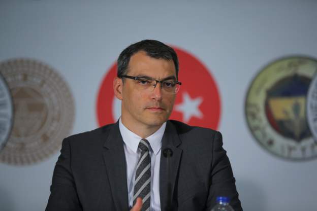 Fenerbahçe Sportif Direktörü Comolli istifa etti