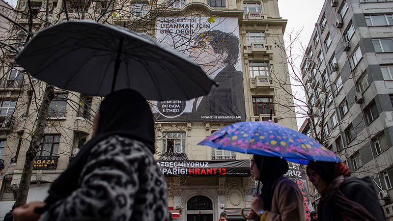 Hrant Dink, öldürülüşünün 13. yılında vurulduğu yerde anıldı