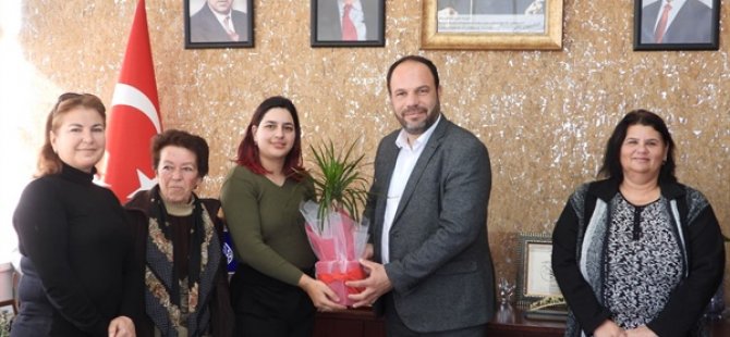 Ötüken Muhtarı Ve Kadın Eğitim Enstitüsü, İskele Belediye Başkanı Sadıkoğlu’nu Ziyaret Etti