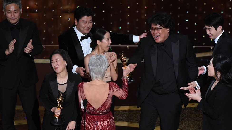 Oscar tarihinde bir ilk: En iyi film ödülü Güney Kore yapımı Parazit'in oldu
