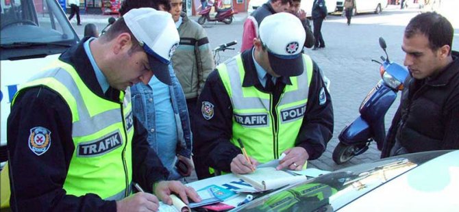 Dün Akşam Saatlerinde Meydana Gelen Trafik Denetlemesi "Şartmış" Dedirtti