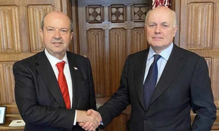 Başbakan Tatar, Iain Duncan Smith ile görüştü