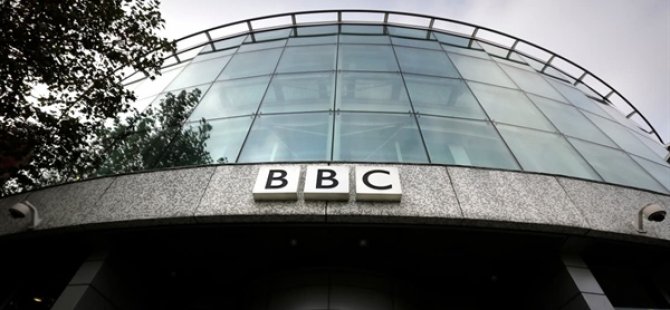 İngiltere'de Hükümetin "BBC'yi Budama Planı" Tartışılıyor