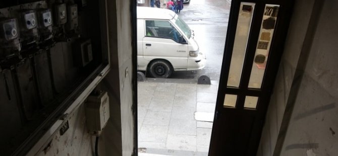 İstanbul’da güpegündüz bina kapısı çalındı: Tamirci sanıp müdahale etmemişler