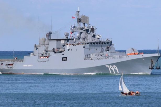 Rusya, Akdeniz'e iki savaş gemisi yolluyor