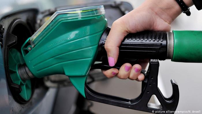 Petrol fiyatlarında 1991'den bu yana en sert düşüş